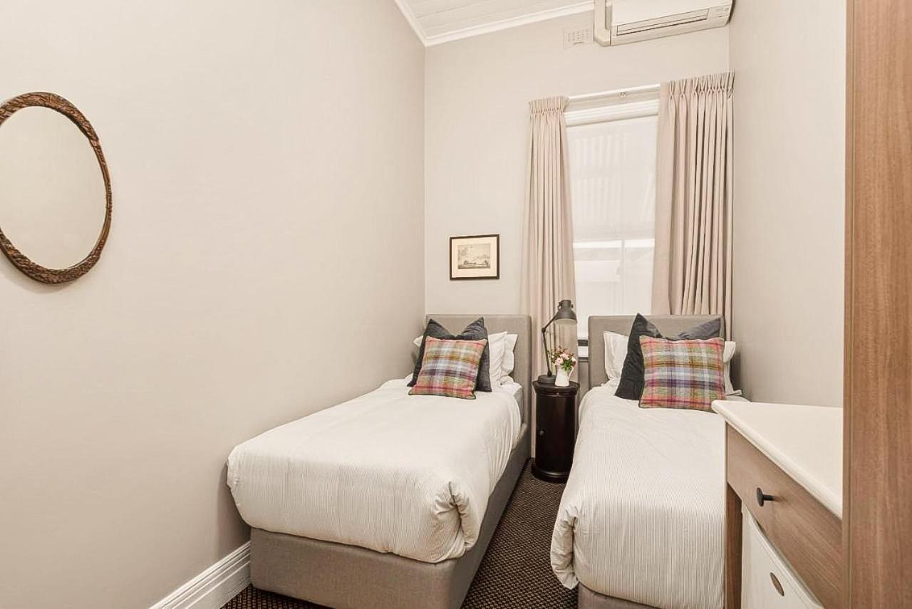 The Commercial Quarters Hotel Millthorpe Bagian luar foto